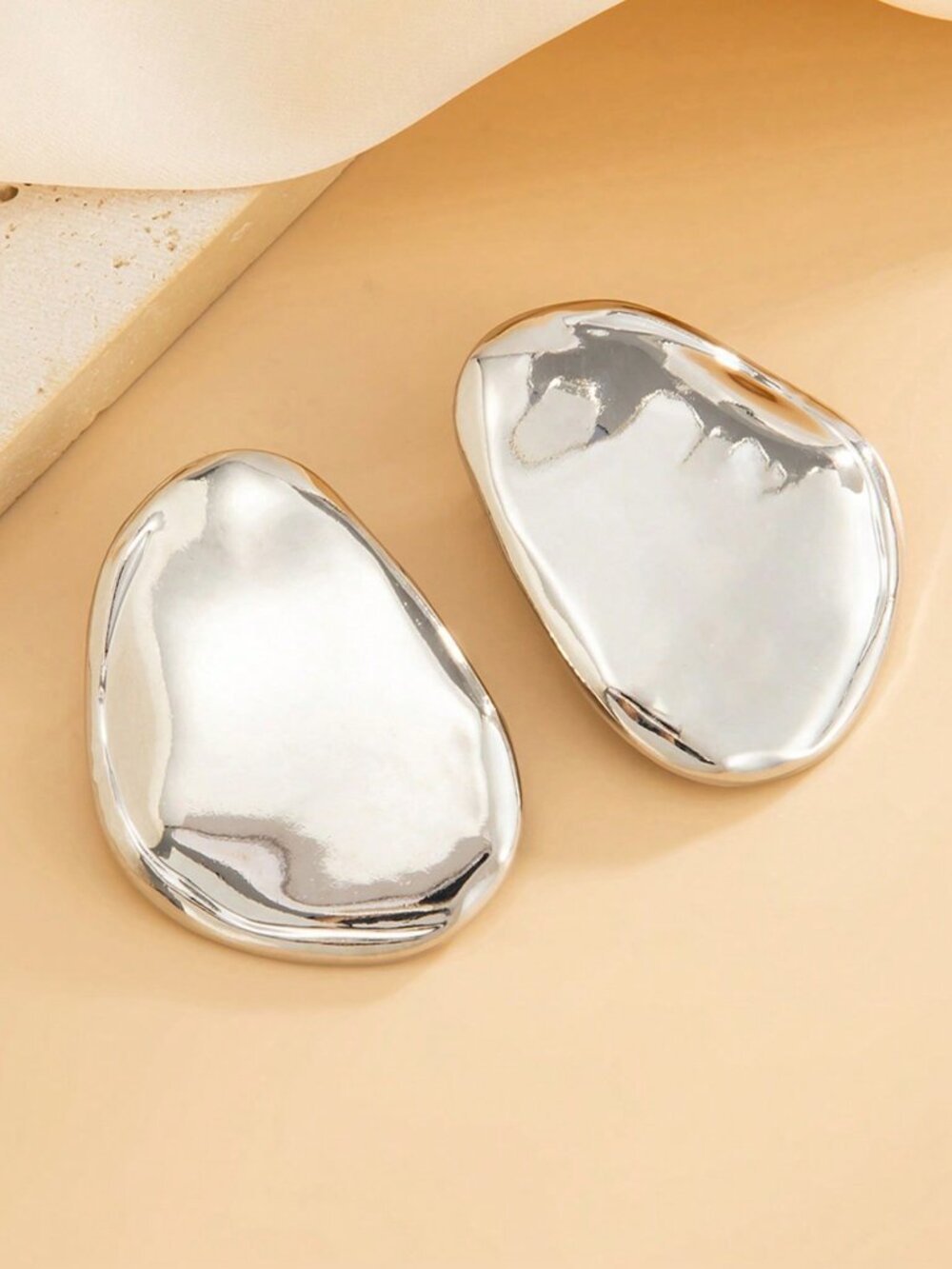 Silver Boho Women's Asymmetric Textured Geometric Oval Earrings - Picture 2 of 5